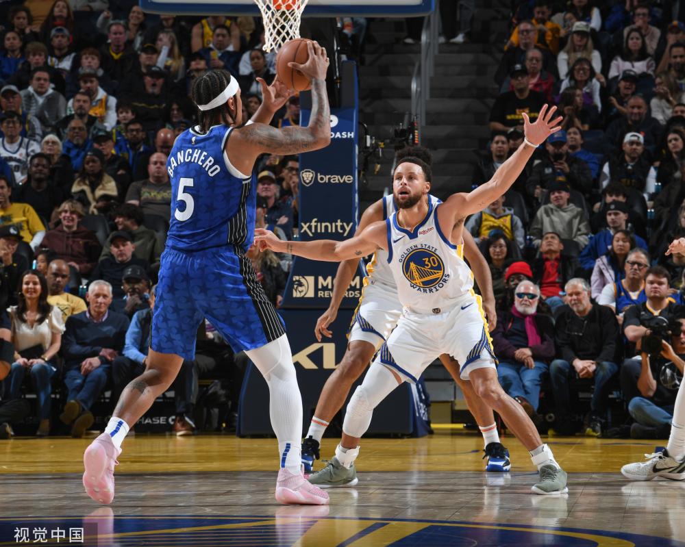 亚市场的球 亚市场的球