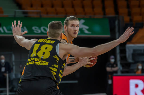 普利茅斯不 普利茅斯不